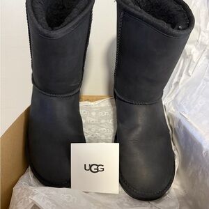 UGG Classic Short Leather Boots in Black